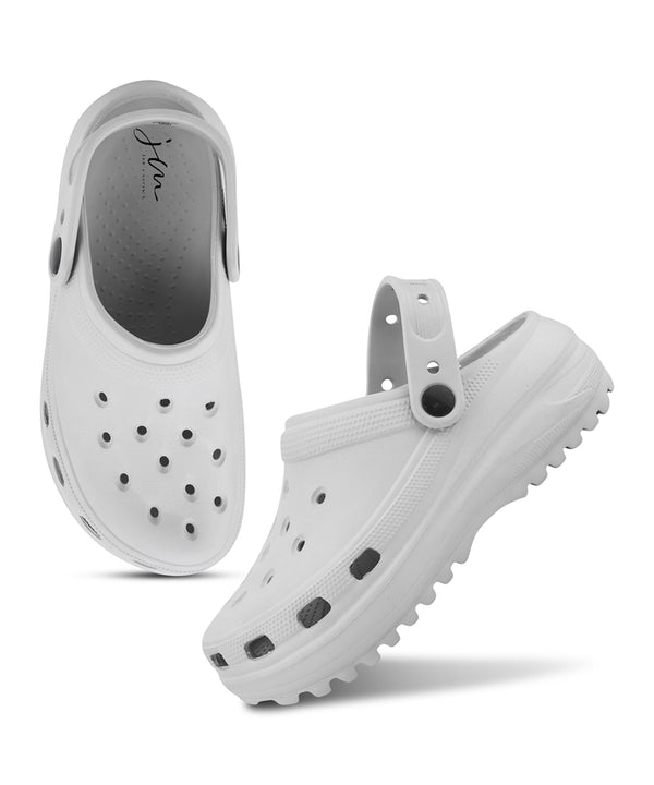 Clogs for women in grey with breathable holes, adjustable back strap and chunky treaded platform sole