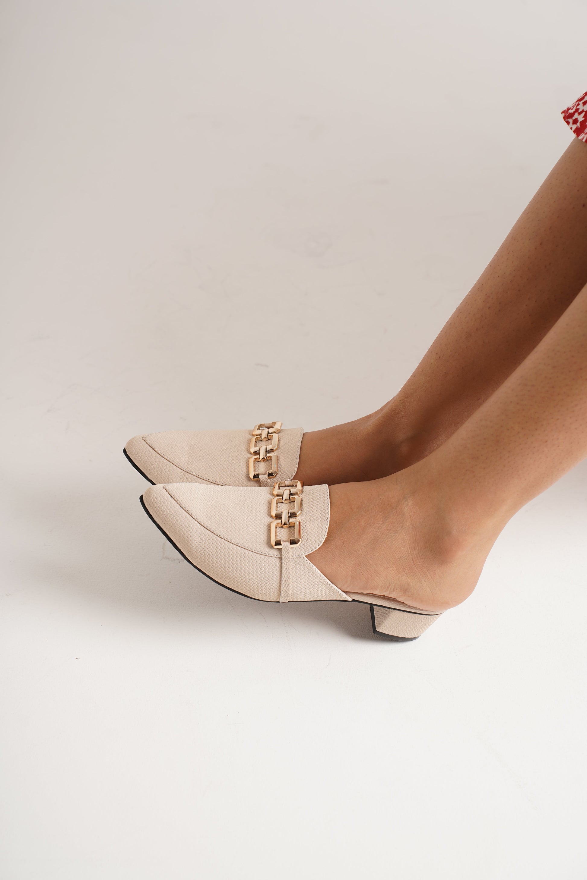 Jm Looks chain embellished mule loafers
 Cream