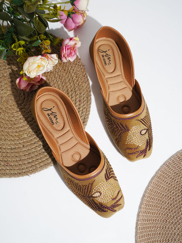 Beige Embellished Slip-On ethnic Punjabi Wedding Jutti for Women 