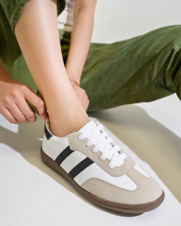 JM Looks White suede lace-up sneakers with side stripes and gum sole for women
