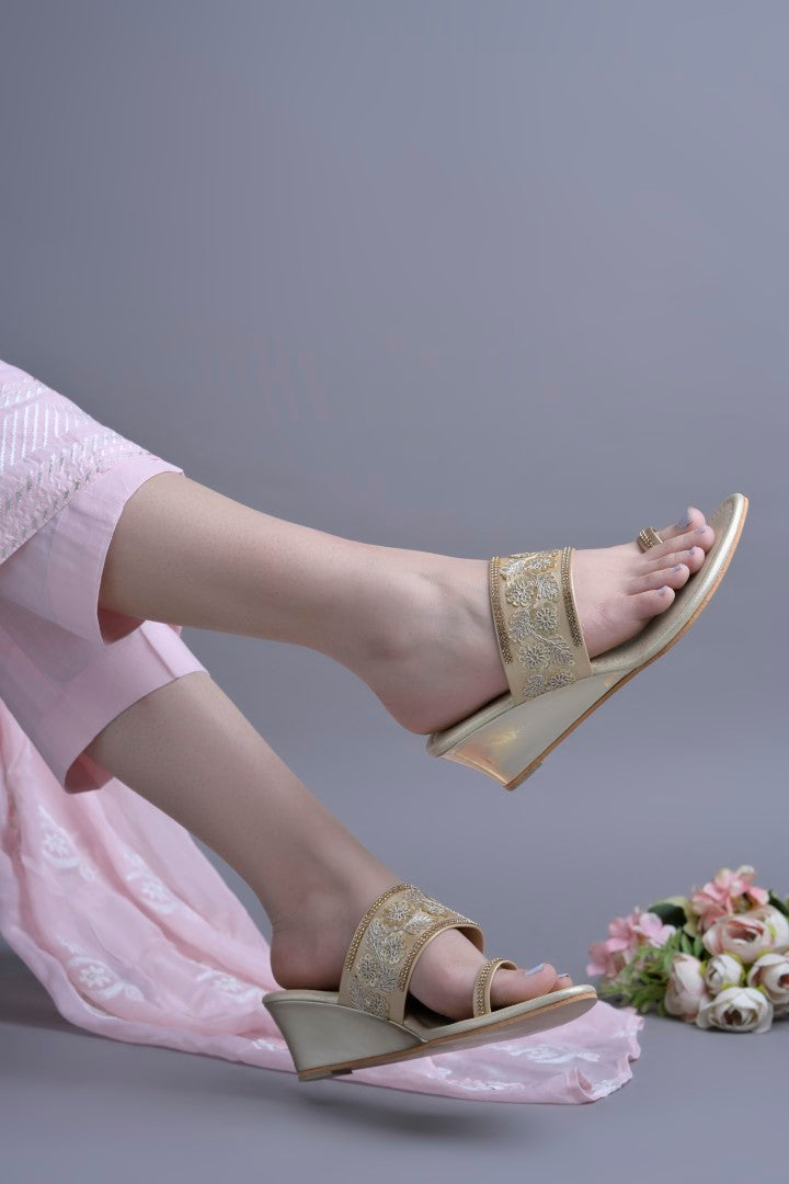 Jm Looks embroidered wedge sandals with a toe-ring design displayed with pearls
 Golden