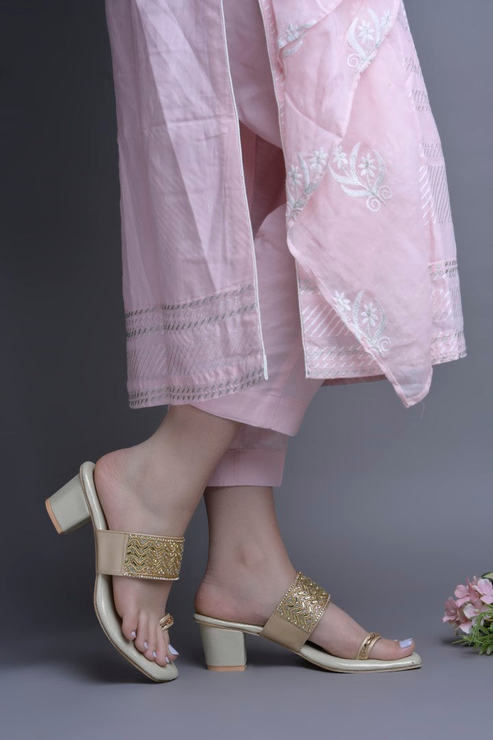 Jm Looks embellished block heel sandals with a toe-ring design
 Golden