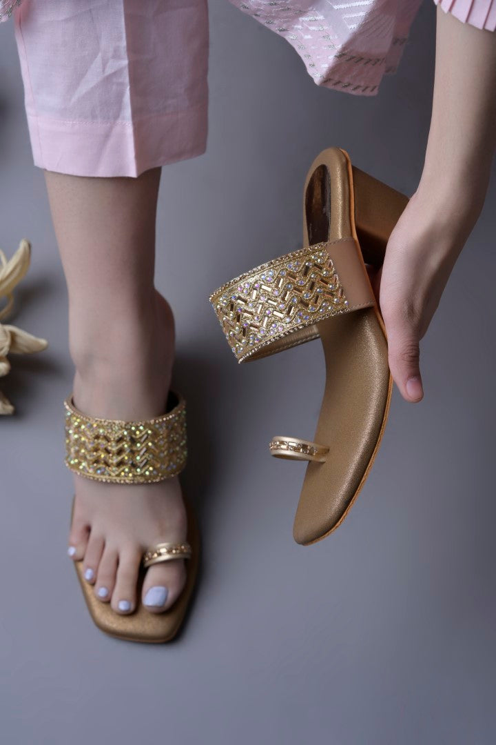 Jm Looks embellished block heel sandals with a toe-ring design
 Brown