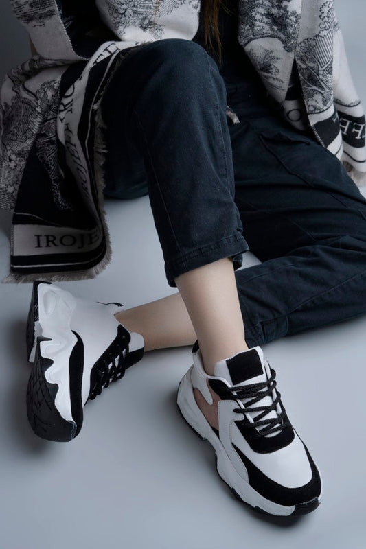 Jm Looks sporty wavy sole sneakers with contrasting panels
 Black
