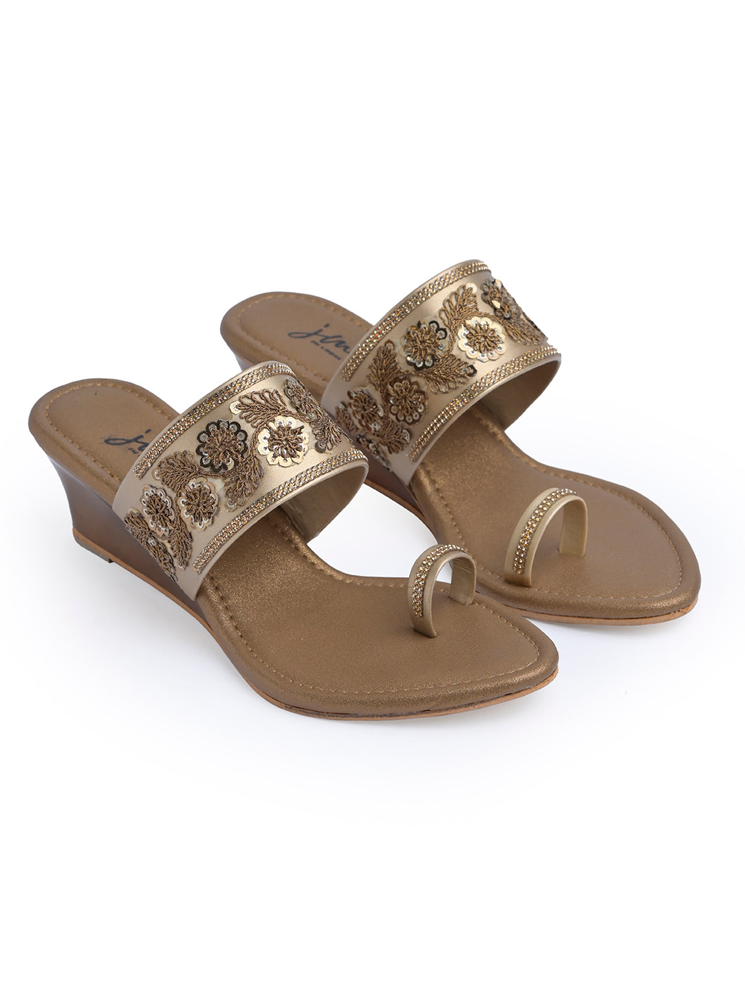 Jm Looks embroidered wedge sandals with a toe-ring design displayed with pearls
 Brown