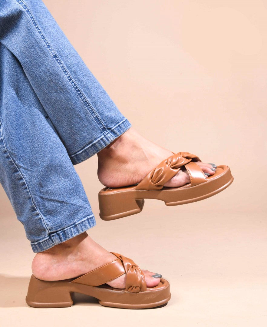 Jm Looks platform sandals featuring a knotted front strap
 Tan