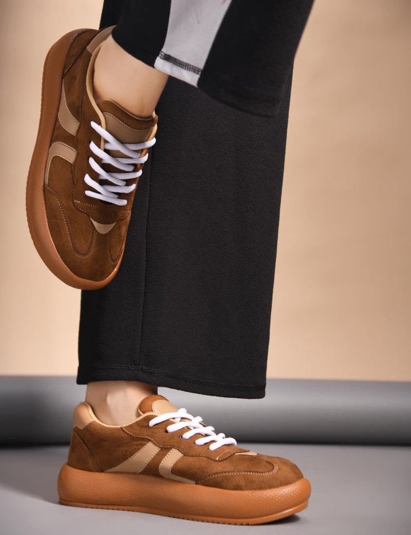 Suede lace up sneakers with cushioned sole - 10