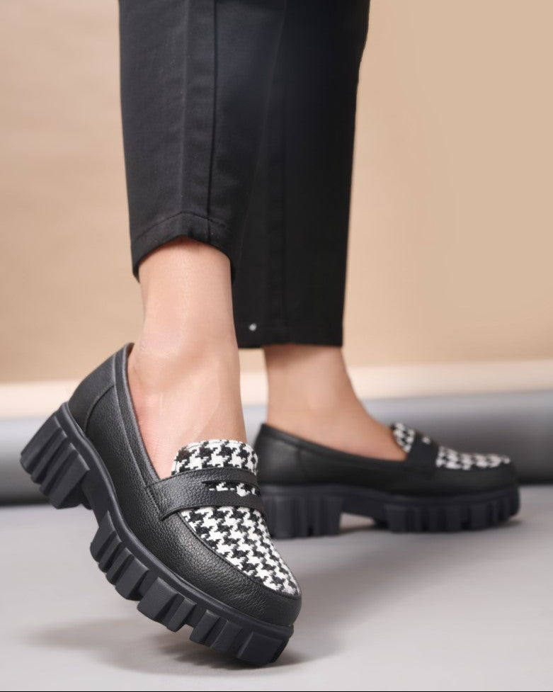 Jm Looks Beige J Series Minimalist Sneakers Modern Everyday Style Black