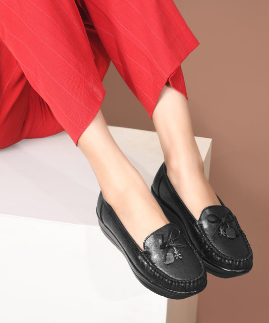 Black Women Slip-On Moc Toe Tassel Loafer with Bow, soft Sole
