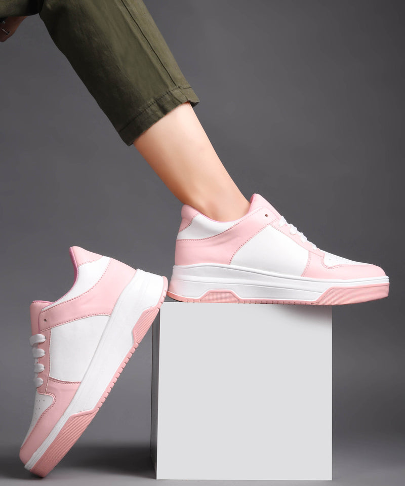 platform lace-up sneakers with a two-tone design and a chunky sole
 Pink