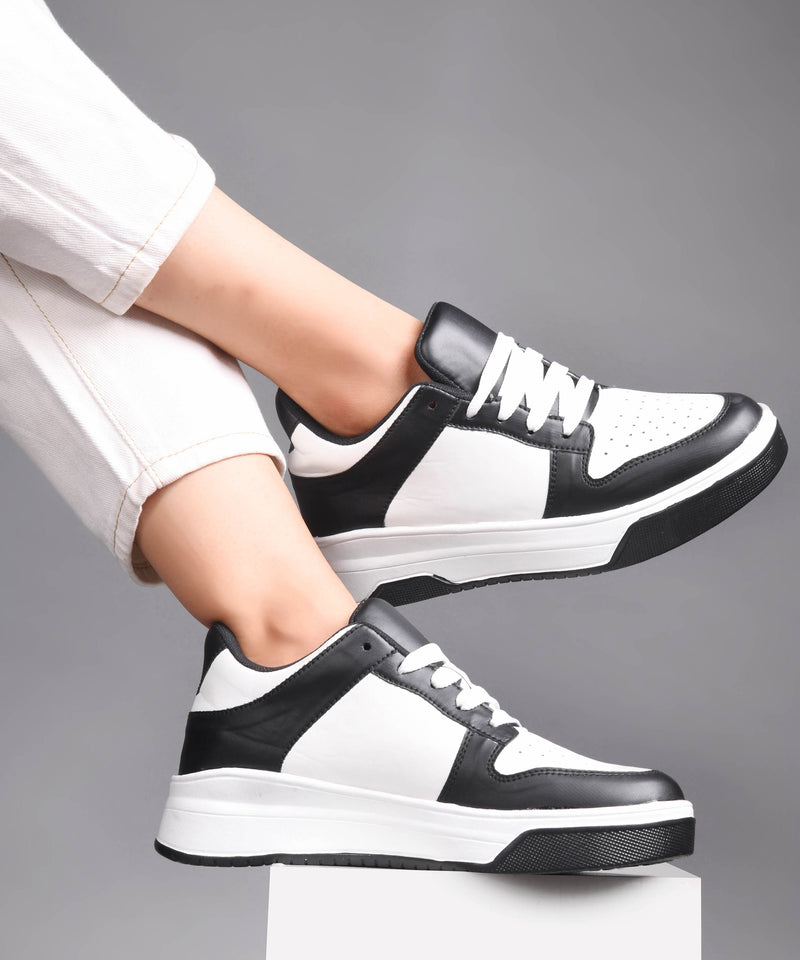 platform lace-up sneakers with a two-tone design and a chunky sole
 Black