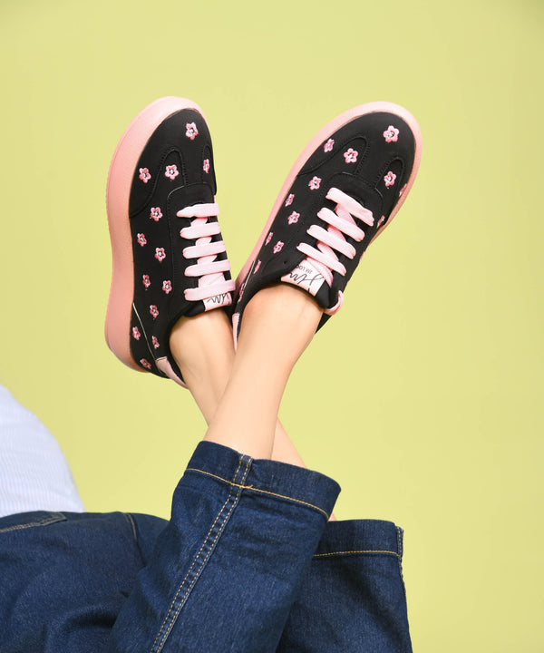 Black suede sneakers for women with embroidered flowers, lace-up front and platform sole