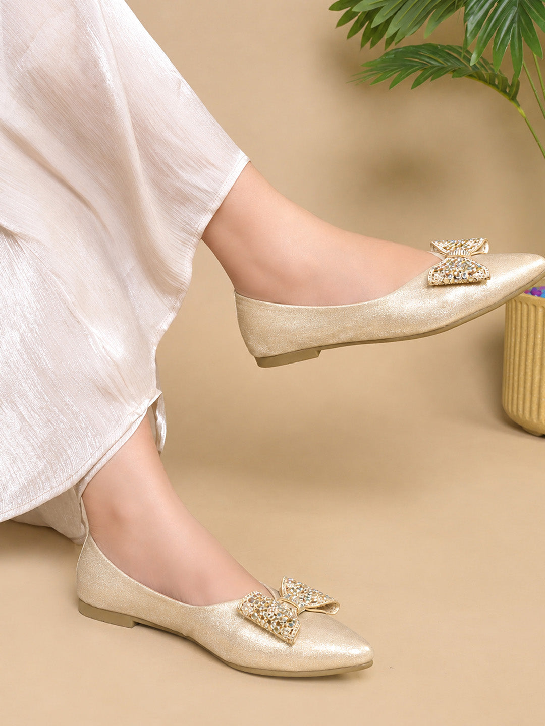 JM LOOKS Pointed Toe Bow Flat Sandals with Crystal Embellishments