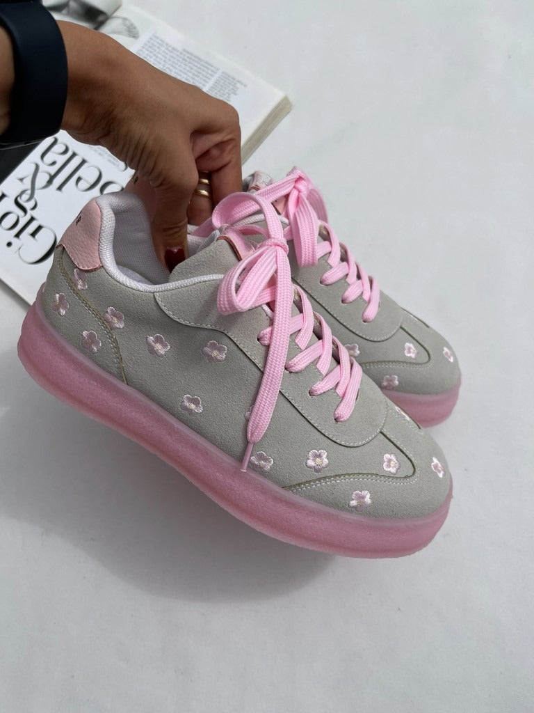 Grey suede sneakers for women with embroidered flowers, lace-up front and platform sole