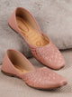 Women Embellished Slip-On Flat jutti in Peach / 36