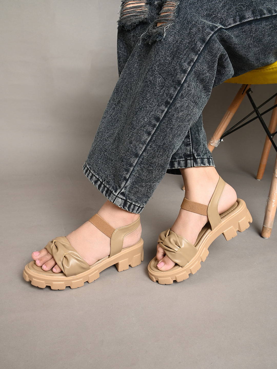 Jm Looks chunky sandals with a knotted bow on the front strap and an ankle strap
 Beige