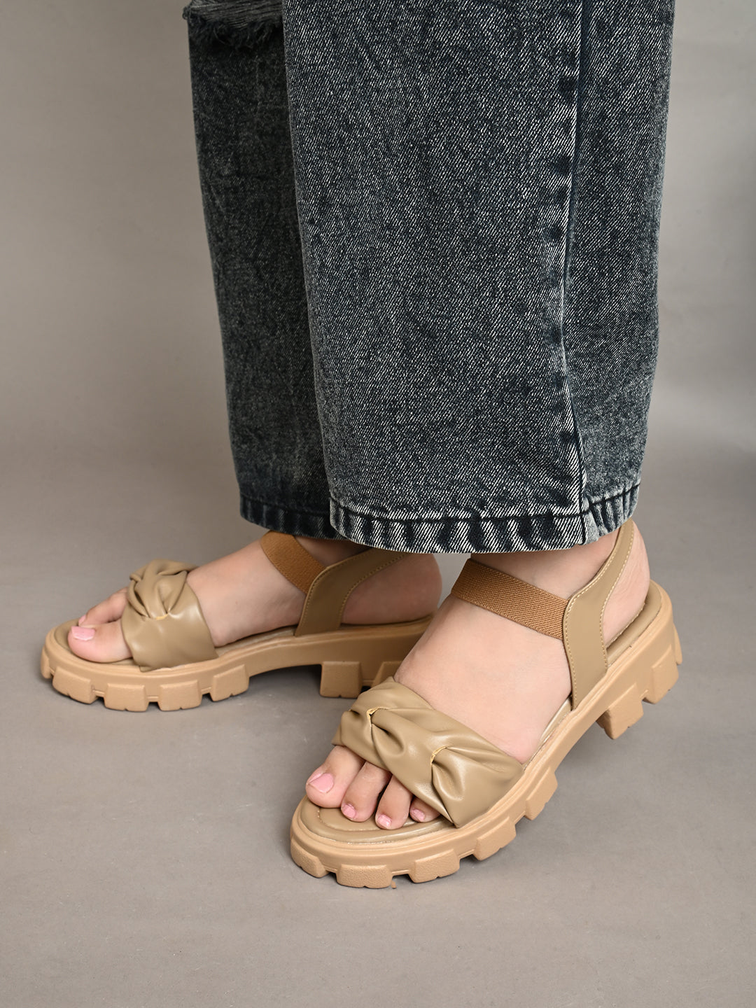 Jm Looks chunky sandals with a knotted bow on the front strap and an ankle strap
 Beige
