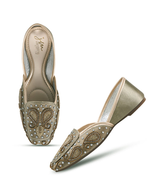 Women Green Embellished Beaded Round-Toe Royal Stone & Threadwork Ethnic Juttis