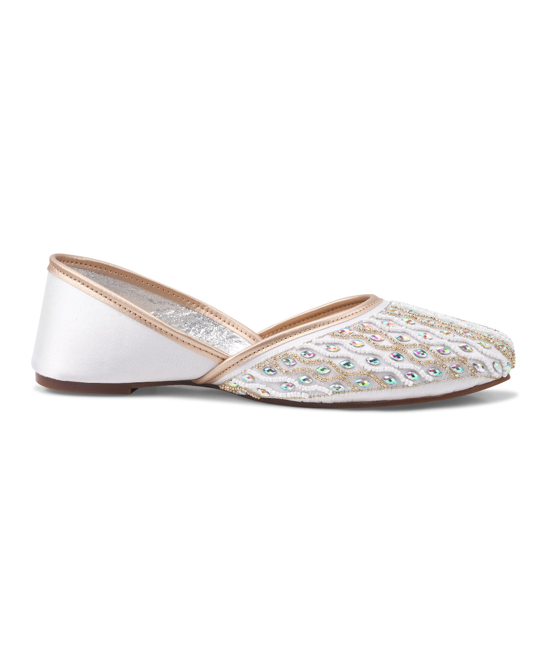 Women White Stone Embellished Embroidered Ethnic Mojaris Flats Juttis