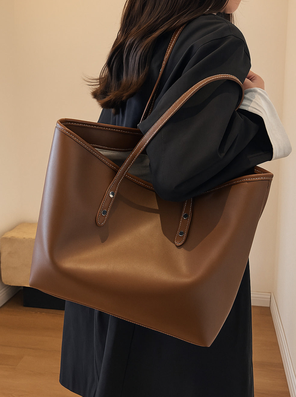 Large tote shoulder bag for women with top zip closure in cream faux leather, coffee handles