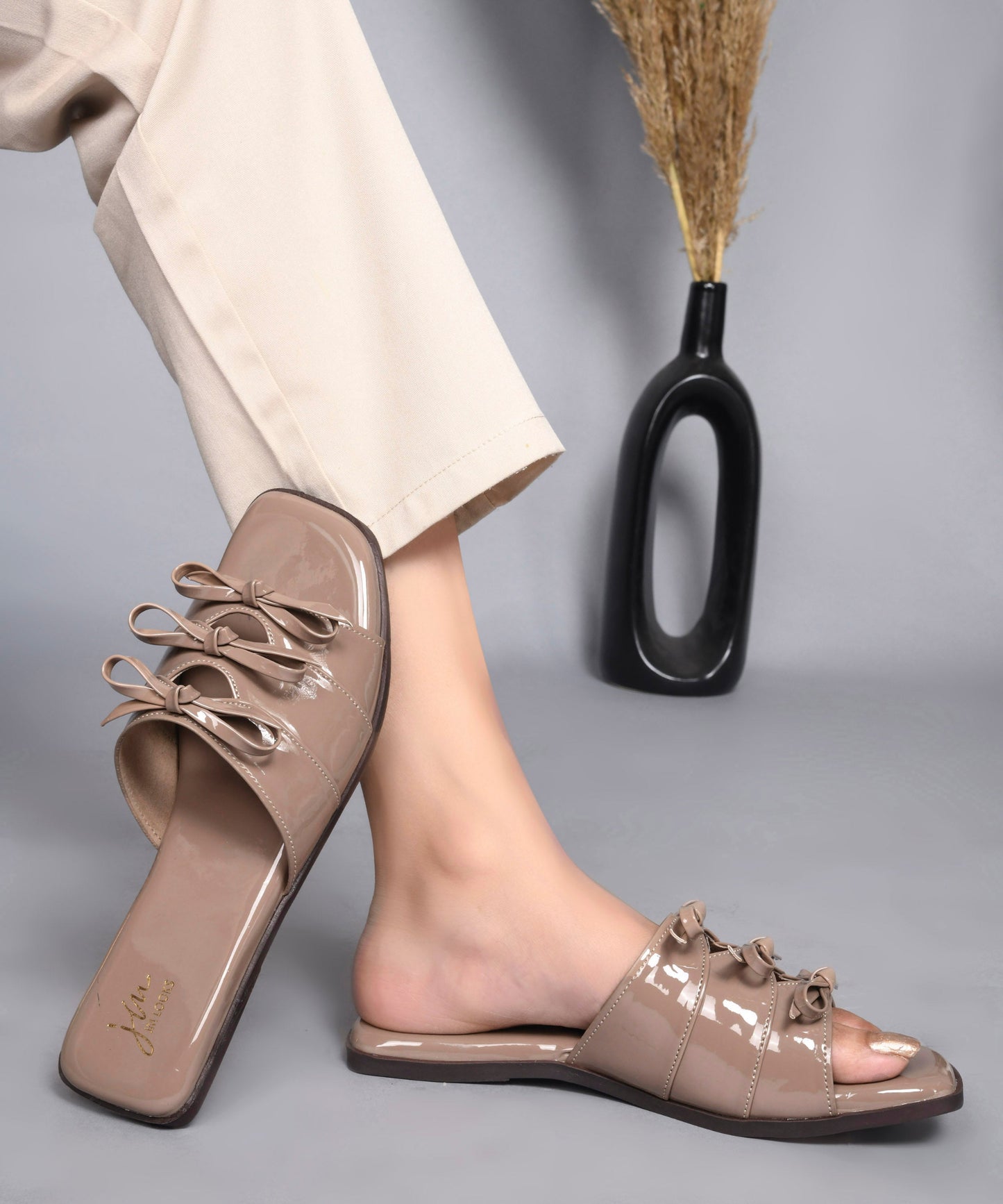Taupe