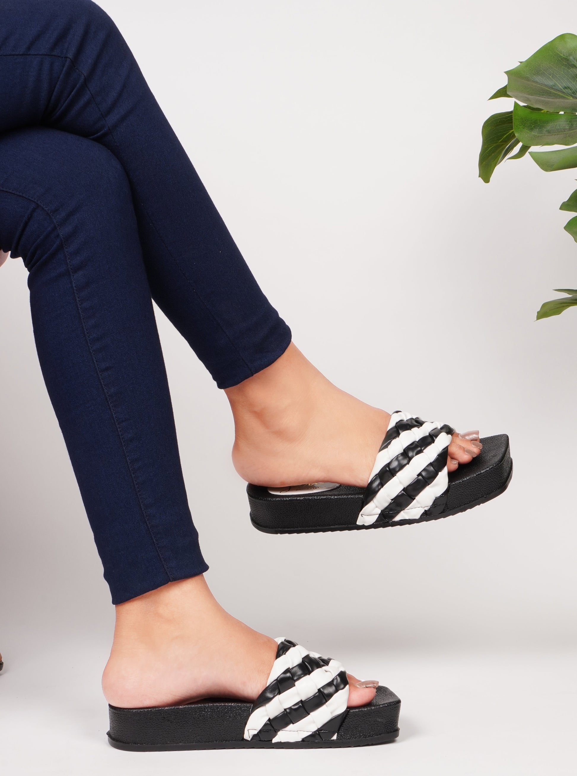 Jm Looks platform slides with a distinctive braided strap
 Black