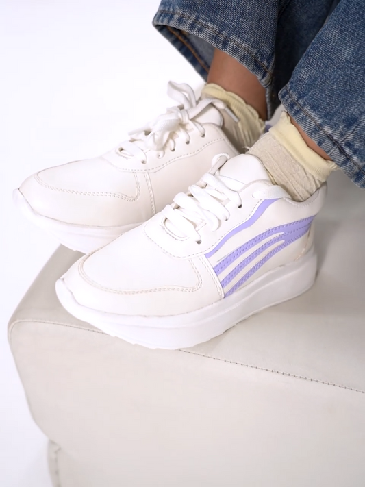 Jm Looks sneakers with contrasting stripe detailing on the side
 Lavender