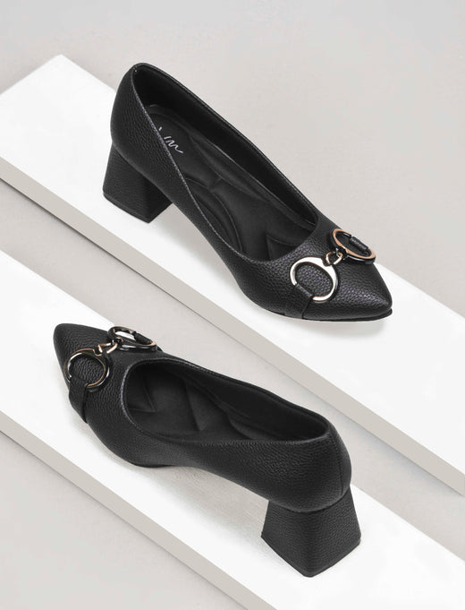 Black women's block heel pumps with pointed & closed toe and decorative buckle