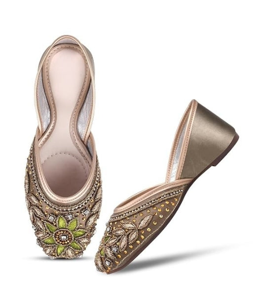 Women's Green Handcrafted square toe Embellished Floral Ethnic Flats Juttis